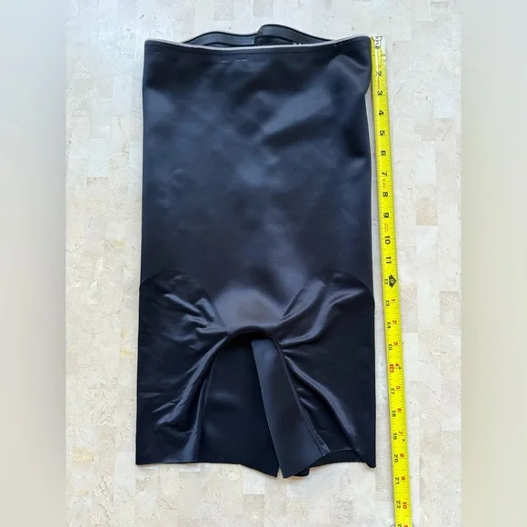 Chantelle Women's Black Basic High-Waist Mid-Thigh Brief Shapewear Size XS - Picture 5 of 8